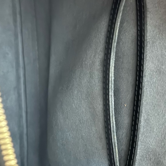 Louis Vuitton Alma Handbag in excellent preowned condition. - Picture 11 of 11